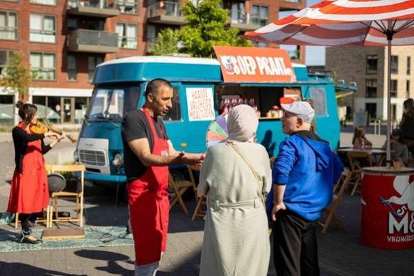 Soep Praat-bus komt naar het NM Oranjehotel op 18 april